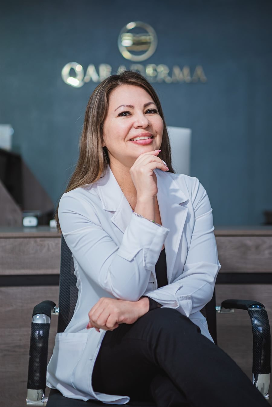 Dra. Cynthia Ángeles Blumen, médico dermatóloga de QARADERMA
